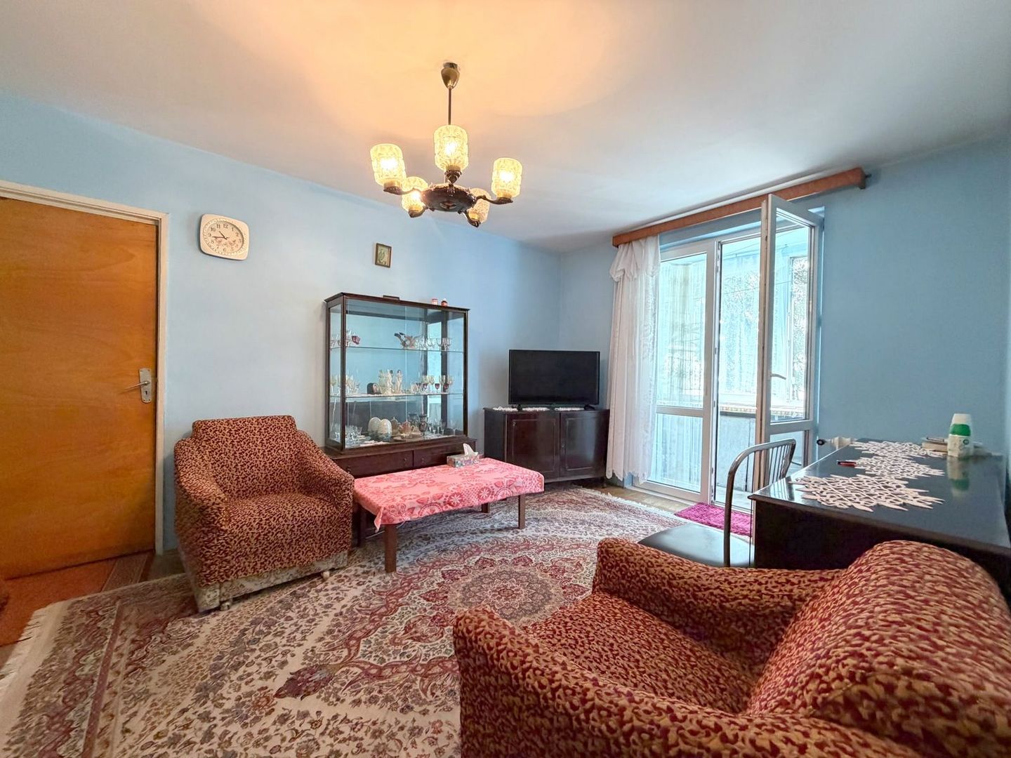 Apartament 3 camere  Etaj 2/4 | Metrou Costin Georgian - Poză 1