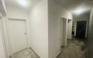 Vand apartament 3 camere - Poză 2