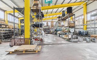 Hală de producție, cu birouri și teren, în Sebiș - Poză 5