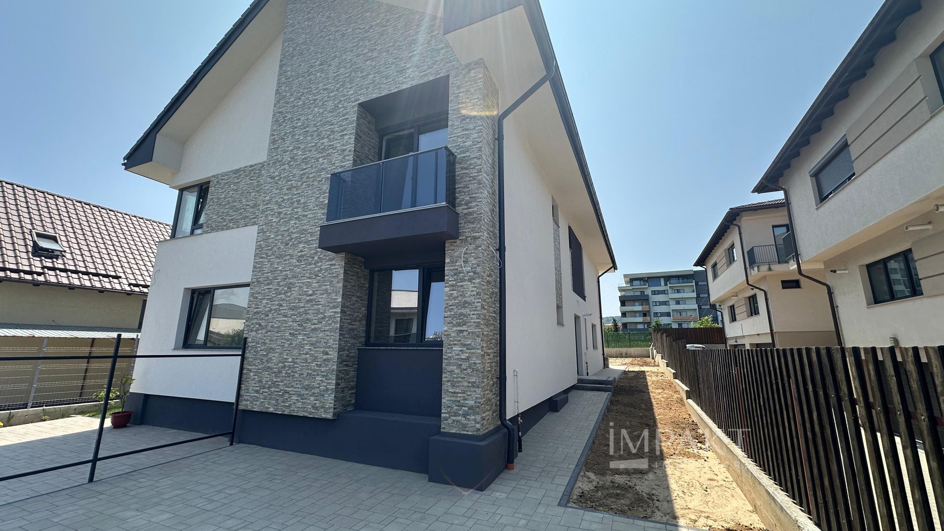Duplex modern 180 mp | 4 dormitoare | Panouri fotovoltaice | Europa - Poză 1