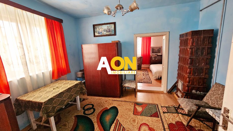 Casă traditională, 3 camere, 1766 mp teren, la asfalt, Vintu de Jos - Poză 7