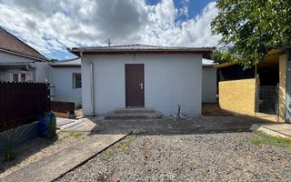 Casa semifinisata cu intrare comuna | 53 mp utili | Strada Luceafărul - Poză 1