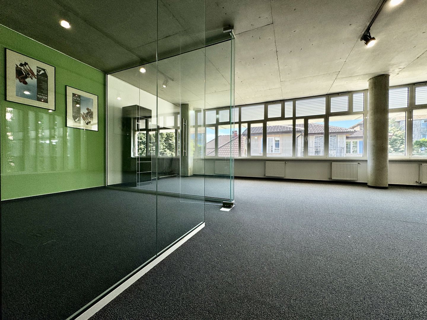 Clădire de birouri în zona Centrală - Poză 1