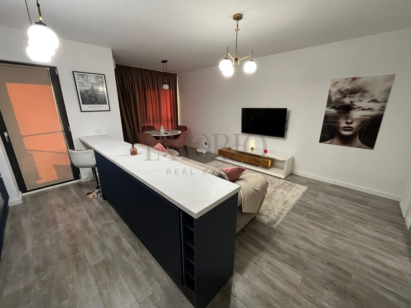 Apartament 2 camere modern | Expozitiei - Poză 2