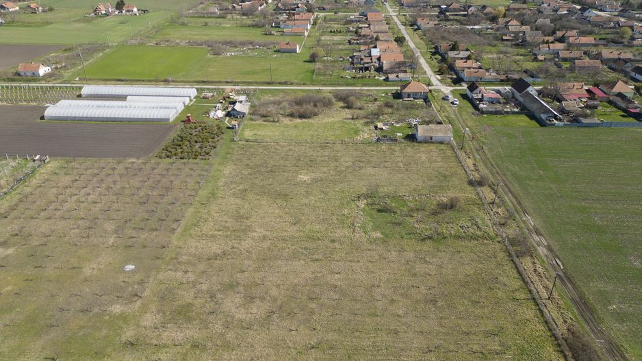 Teren intravilan de 1400 mp în Battonya - Poză 2