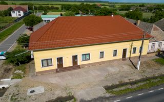 Clădire cu 5 camere cu teren și hală în Cenad - Poză 2