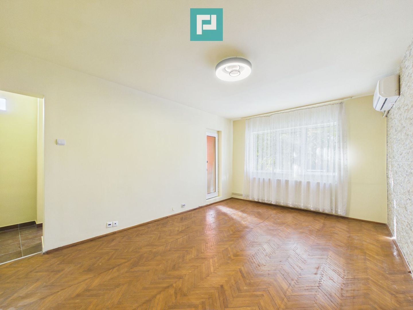 Apartament decomandat cu 3 camere, etaj II,  Alfa - Poză 1