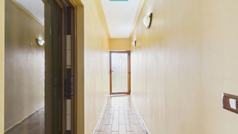 Casă spațioasă în Sântana - Poză 22