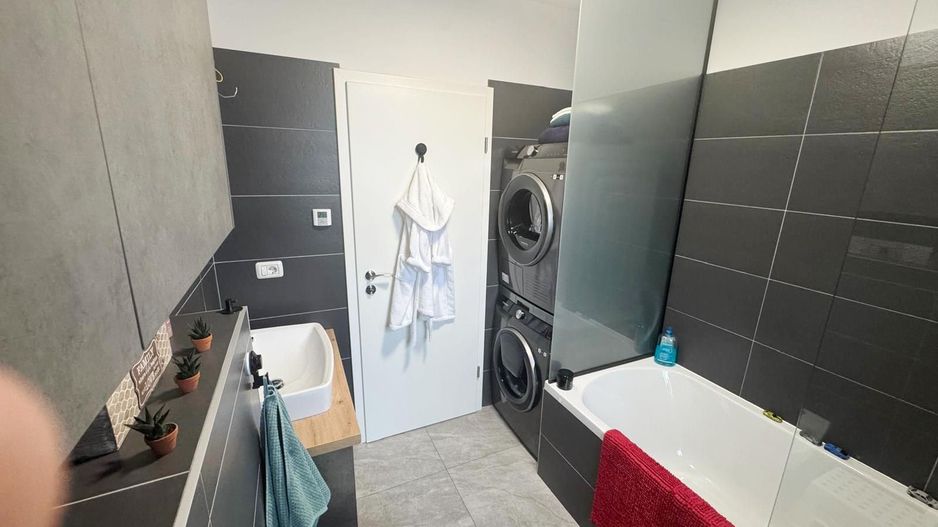 Apartament cu 3 camere in bloc nou - Poză 8