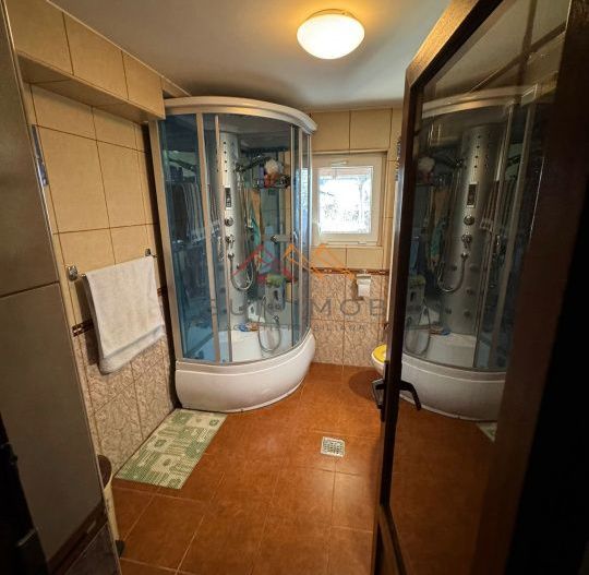 Vila de vanzare, 5 camere, garaj, 383 m2 teren, Campina - Poză 9