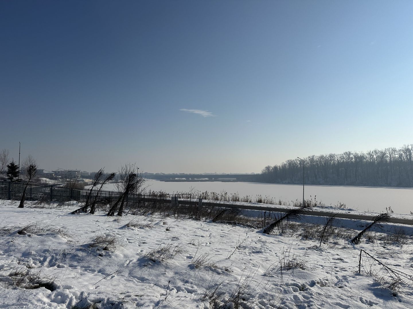 BRANESTI | Soarelui | Vedere lac | Toate utilitatile | 10 min Pallady - Poză 4
