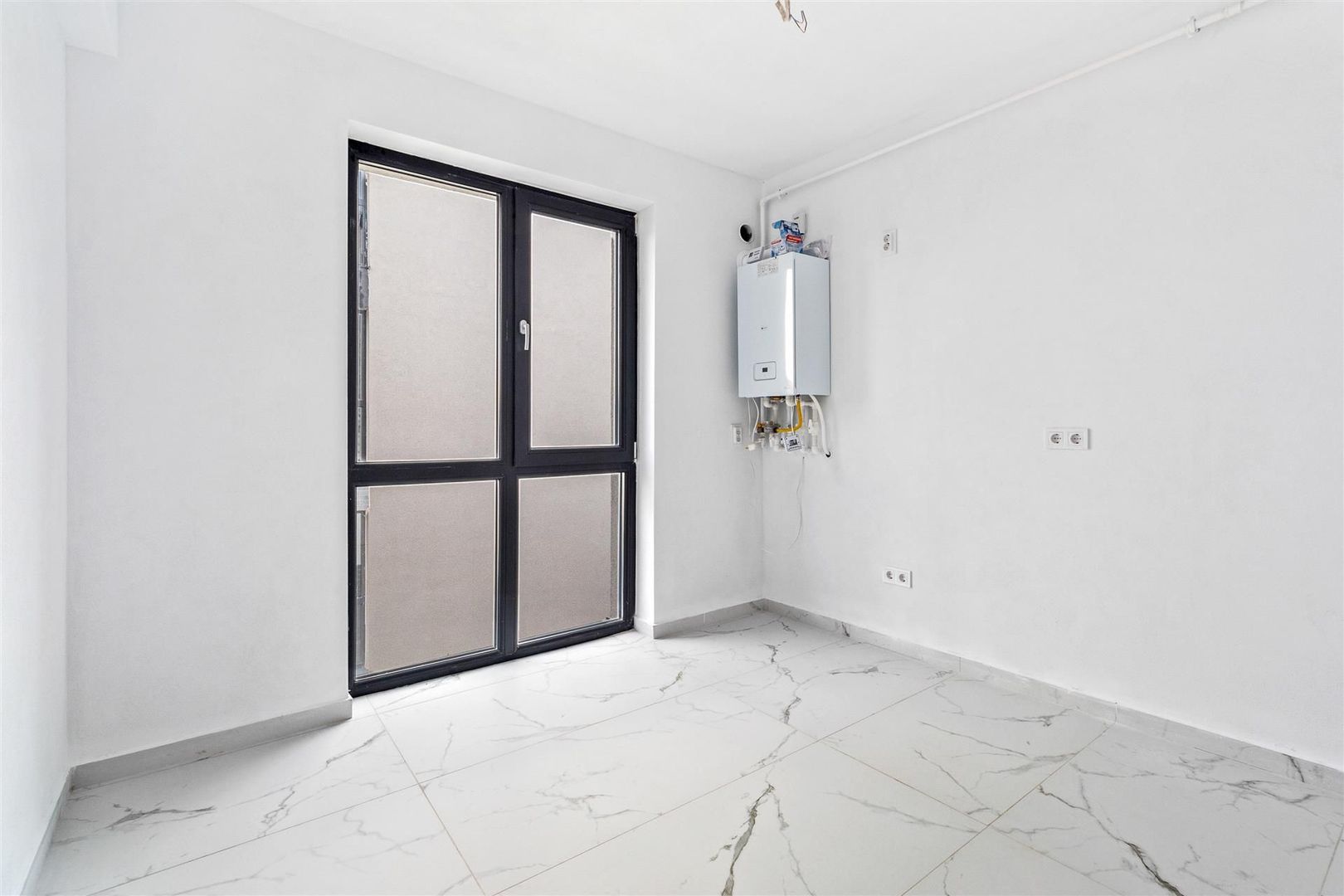 Apartament nou 3 camere si parcare Sanpetru Brasov - Poză 8
