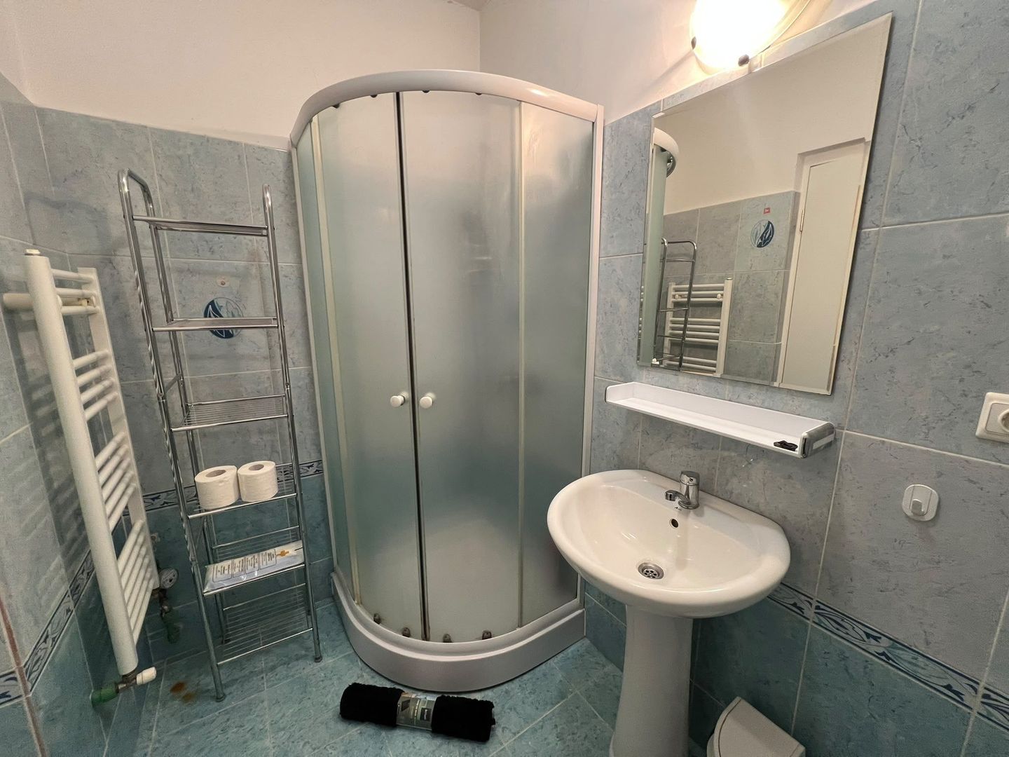 Apartament de inchiriat-2 camere,cu bai proprii,centrul orasului - Poză 7