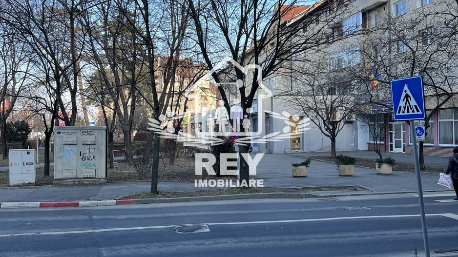 Apartament 4 camere decomandate 4 balcoane etaj 1 Str. Bâlea/Sibiu - Poză 1