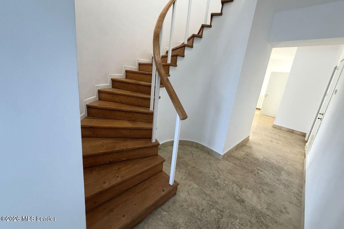 Polona - Duplex 256 mpu, 6 camere, etaje 6+7, panorama, terase 52 mp - Poză 28