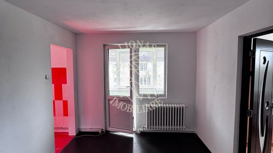 Apartament 2 camere - balcon - Zona Decebal - Poză 2