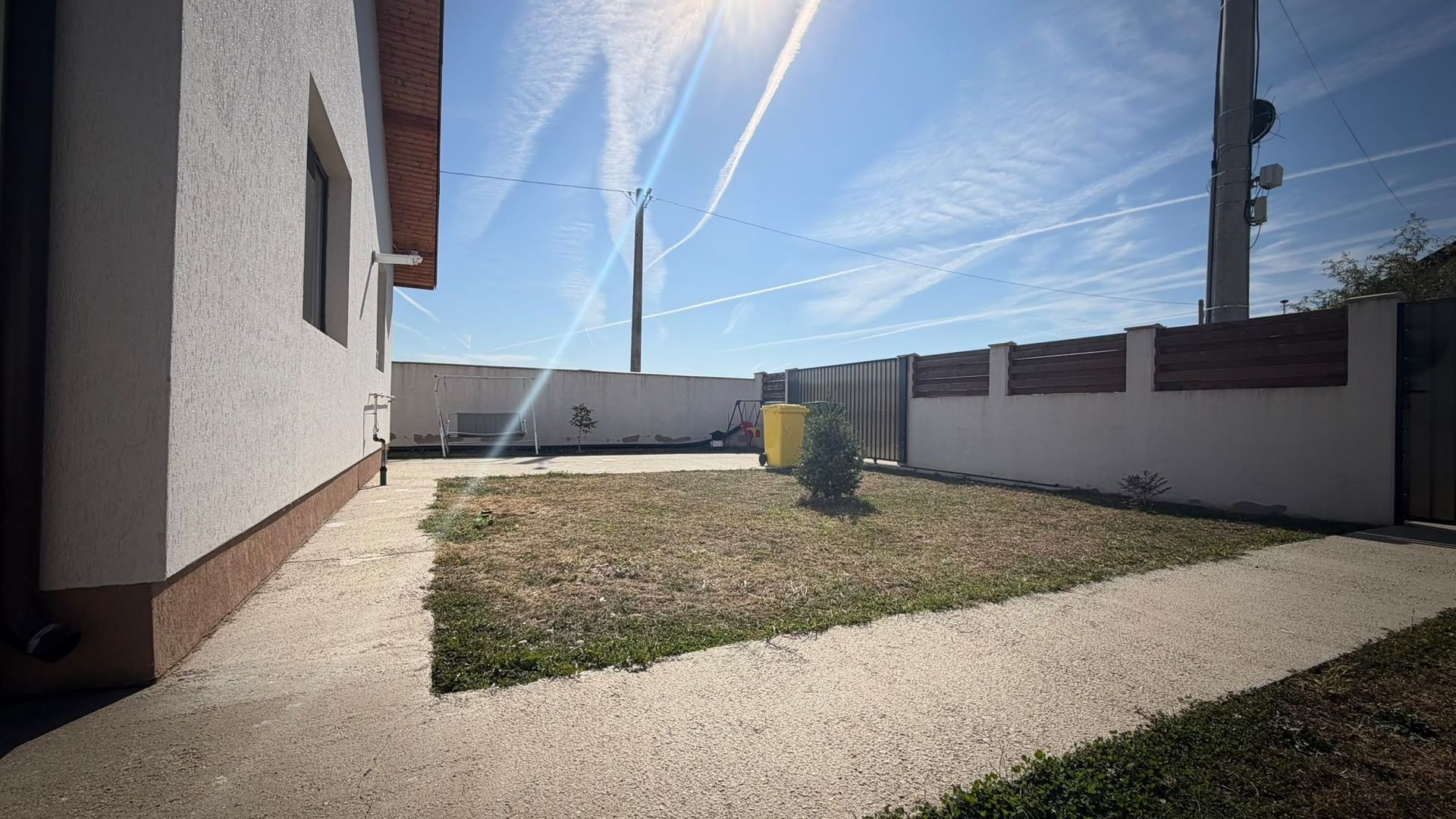 CASĂ INDIVIDUALĂ  DOMNESTI I COMPLEX PRIVAT | TEREN 430 MP | MOBILATĂ ȘI UTILATĂ - Poză 18