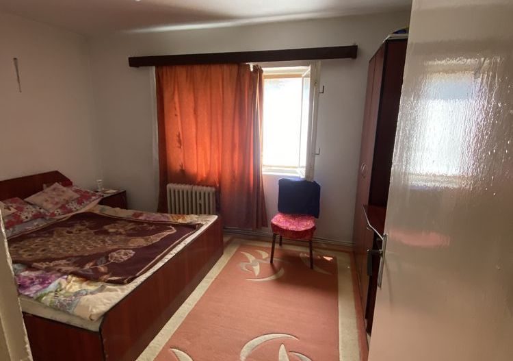 Apartament 2 camere in micro 16 etaj 1 - Poză 2