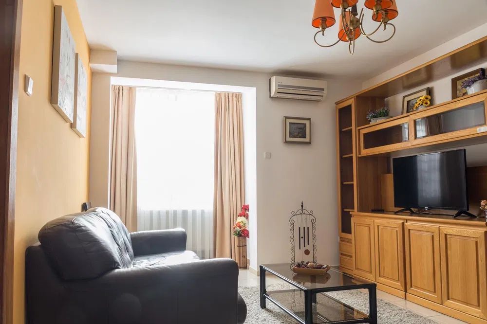 Apartament spatios Universitate metrou - Poză 2