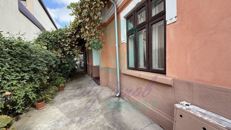 Casa singura in curte la 2 pasi de Calea Calarasilor - Poză 1