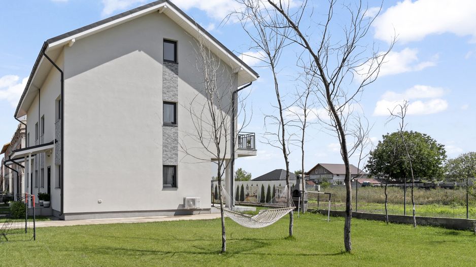 PORUMBESCU RESIDENCE OTOPENI | Villas with photovoltaic panels and heating pump - Poză 38