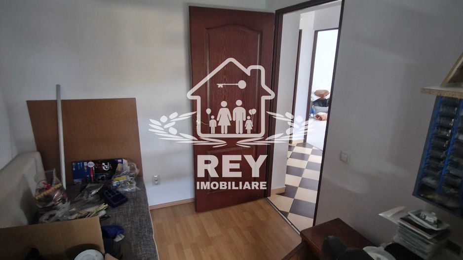 Apartament 3 camere - decomandat, mobilat, etaj 2/4, Cisnadie - Poză 8