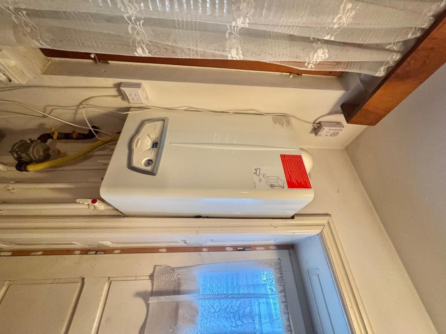 Casă de vânzare  zona Str. Gheorghe Doja, 3 camere - Poză 3