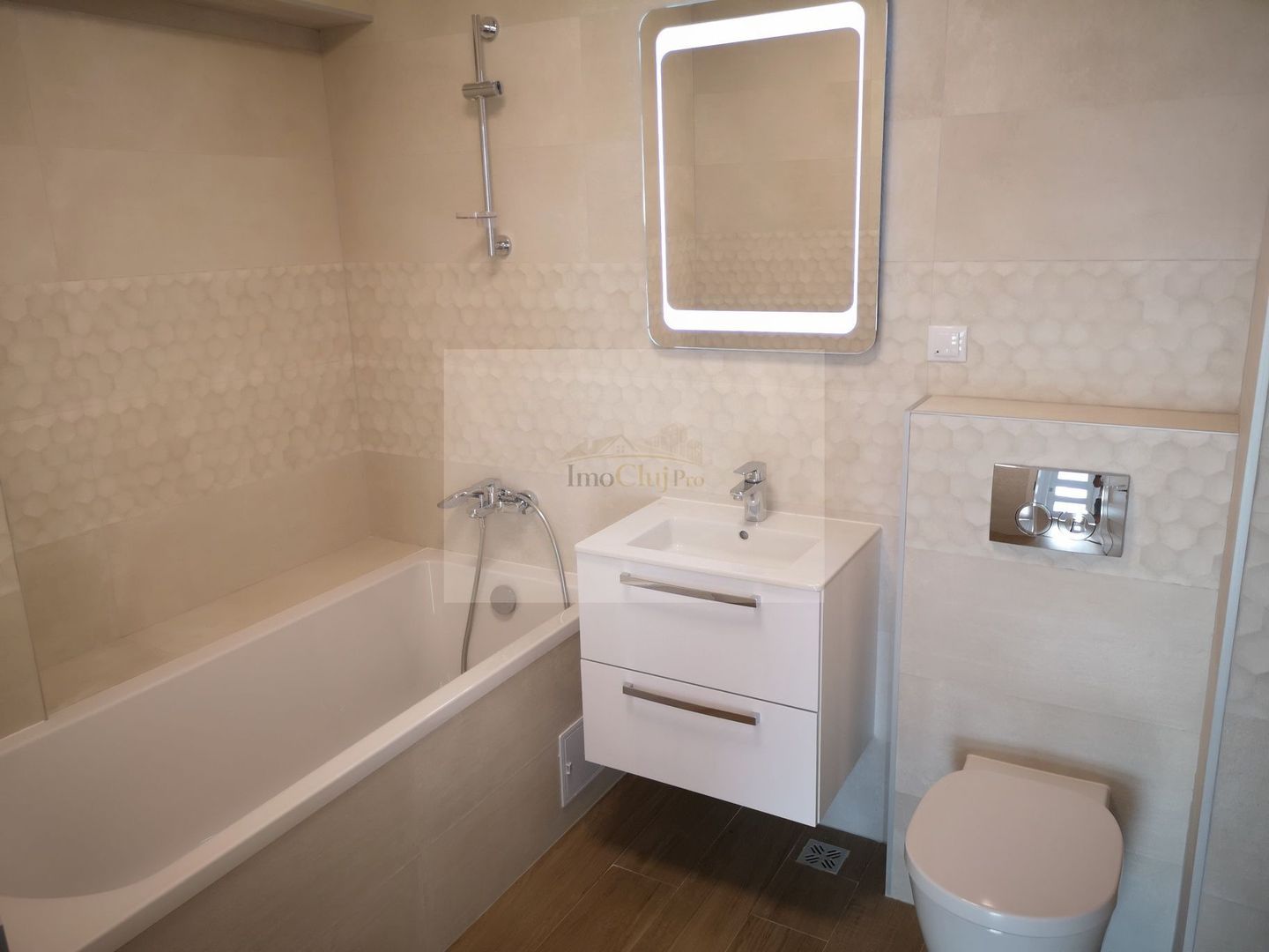 Închiriere ap. 2 camere, Central – NTT Data, P-ța M. Viteazul, parcare - Poză 7