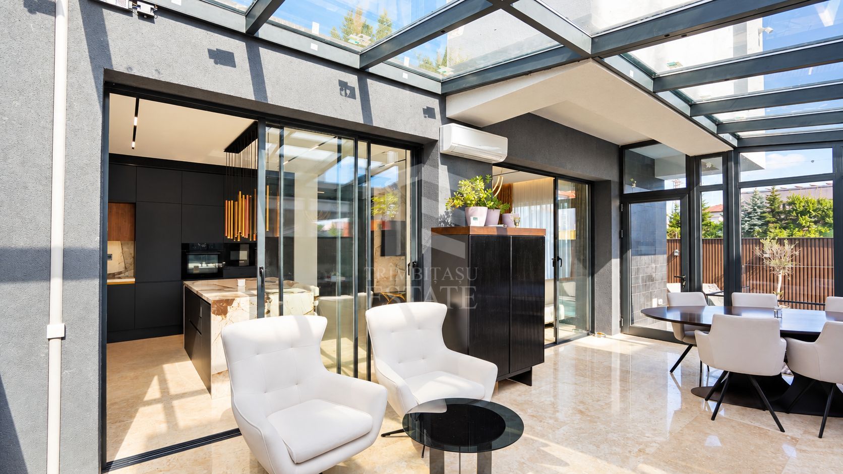 Casă spectaculoasă în Constanța | Design, tehnologie și confort - Poză 10