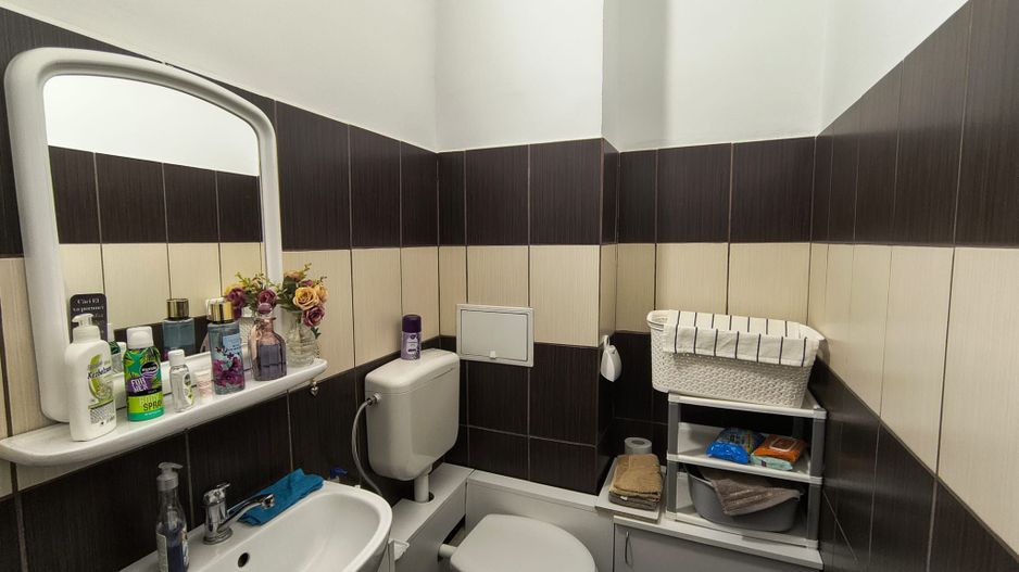 Spatiu comercial, ultracentral, Republicii, Oradea. 600 E/lună. Com 0 - Poză 9