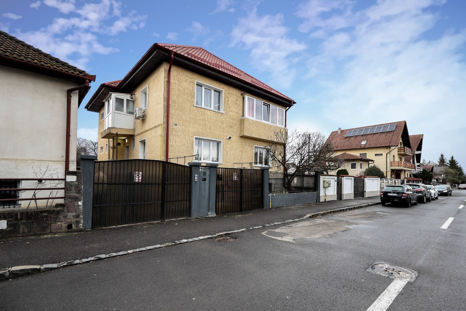 Apartament cu 3 camere la casa | Curte 130 mp | Zona Grivitei strada Vulcan - Poză 2