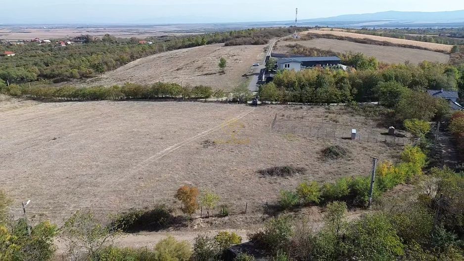 Teren Intravilan cu Priveliste Superba si Utilatii in Viile Satu Mare - Poză 2