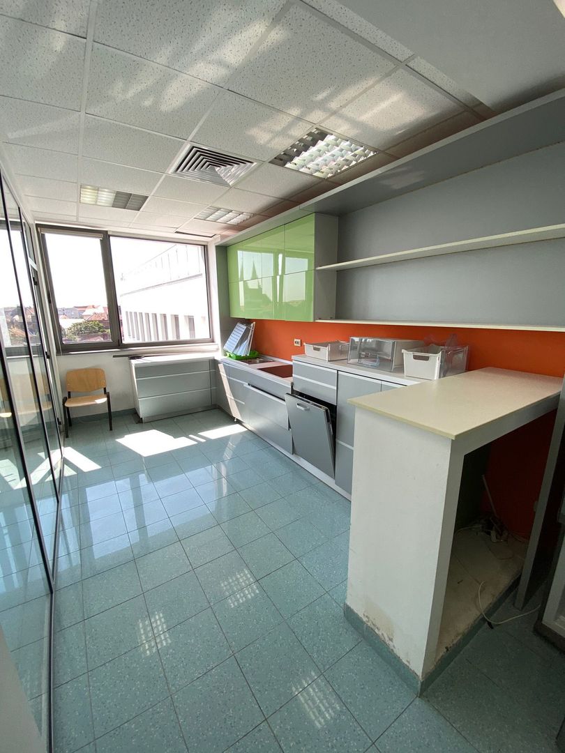 Spațiu de birouri de 300mp de închiriat în zona Centrala - Poză 19