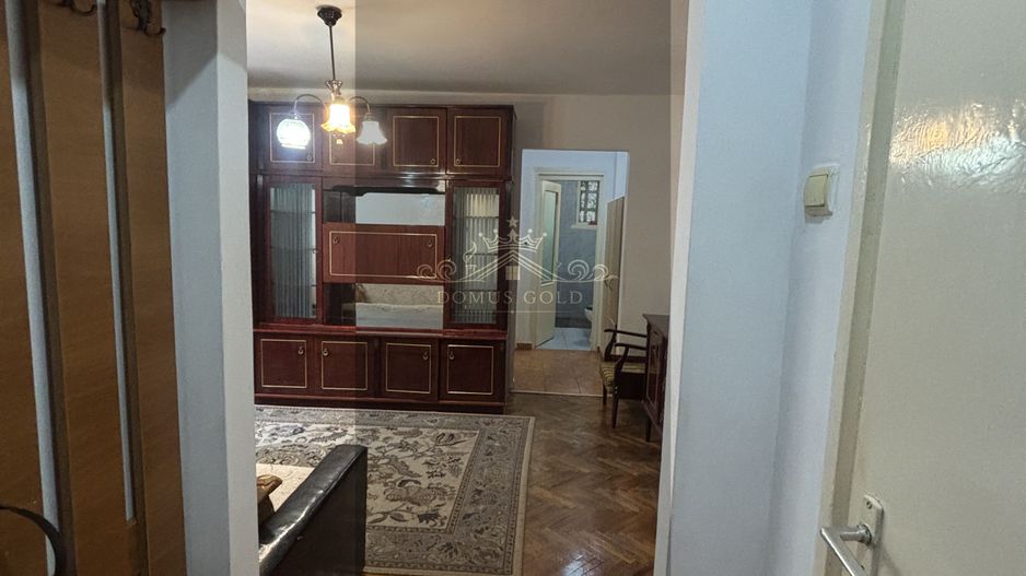 Apartament semidecomandat cu dormitor și living | Grigorescu – Strada - Poză 1