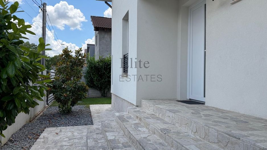 Casa cu 5 camere in Cartierul Tineretului | Prima inchirere - Poză 14