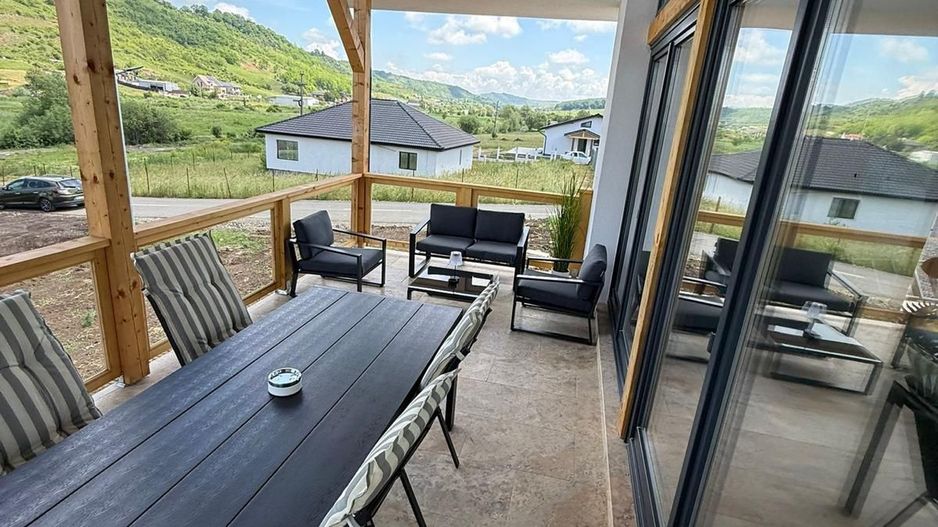 Casa 4 camere,2bai, 700 mp teren,mobilată si utilată - Poză 8
