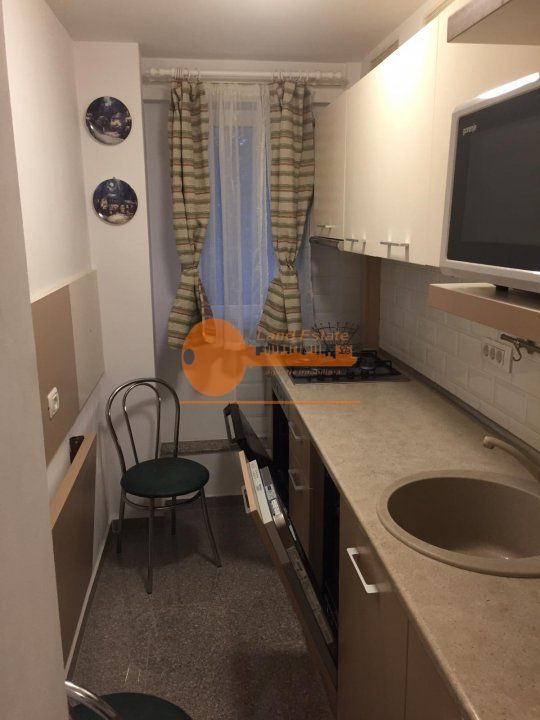 Apartament cu 2 camere la un minut distanta de metrou Râul Doamnei - Poză 6
