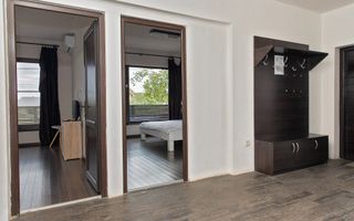 Vilă cu 5 dormitoare, 4 băi, 2 248mp teren, piscină. Preț: 229 000 Eur - Poză 30