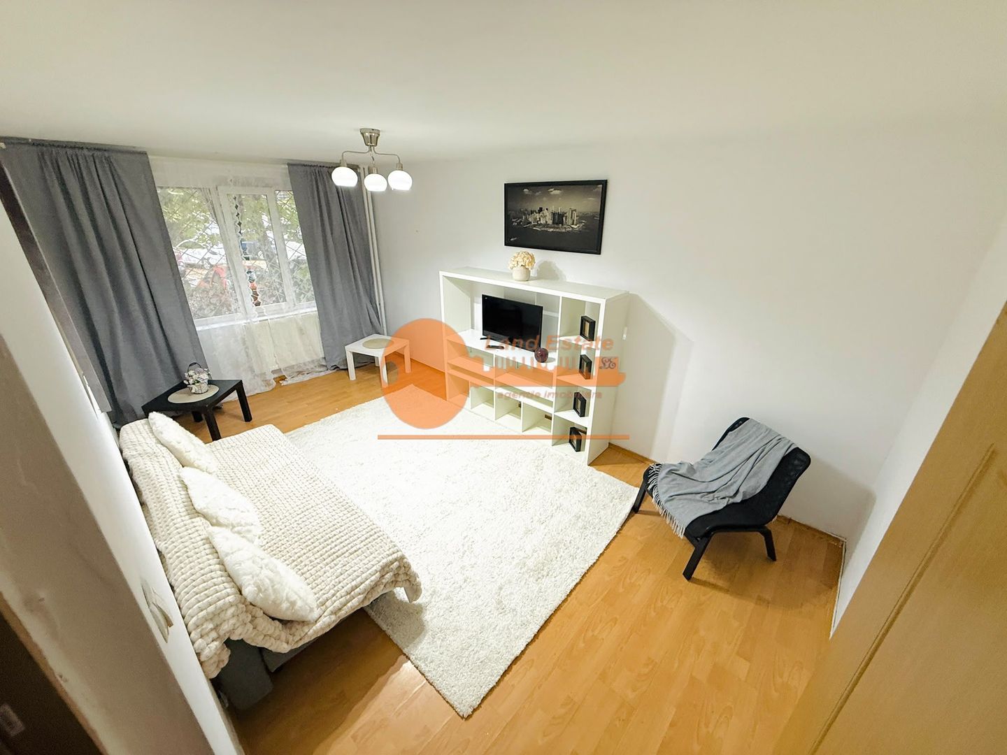 Apartament cu 3 camere in zona Crangasi - Poză 1