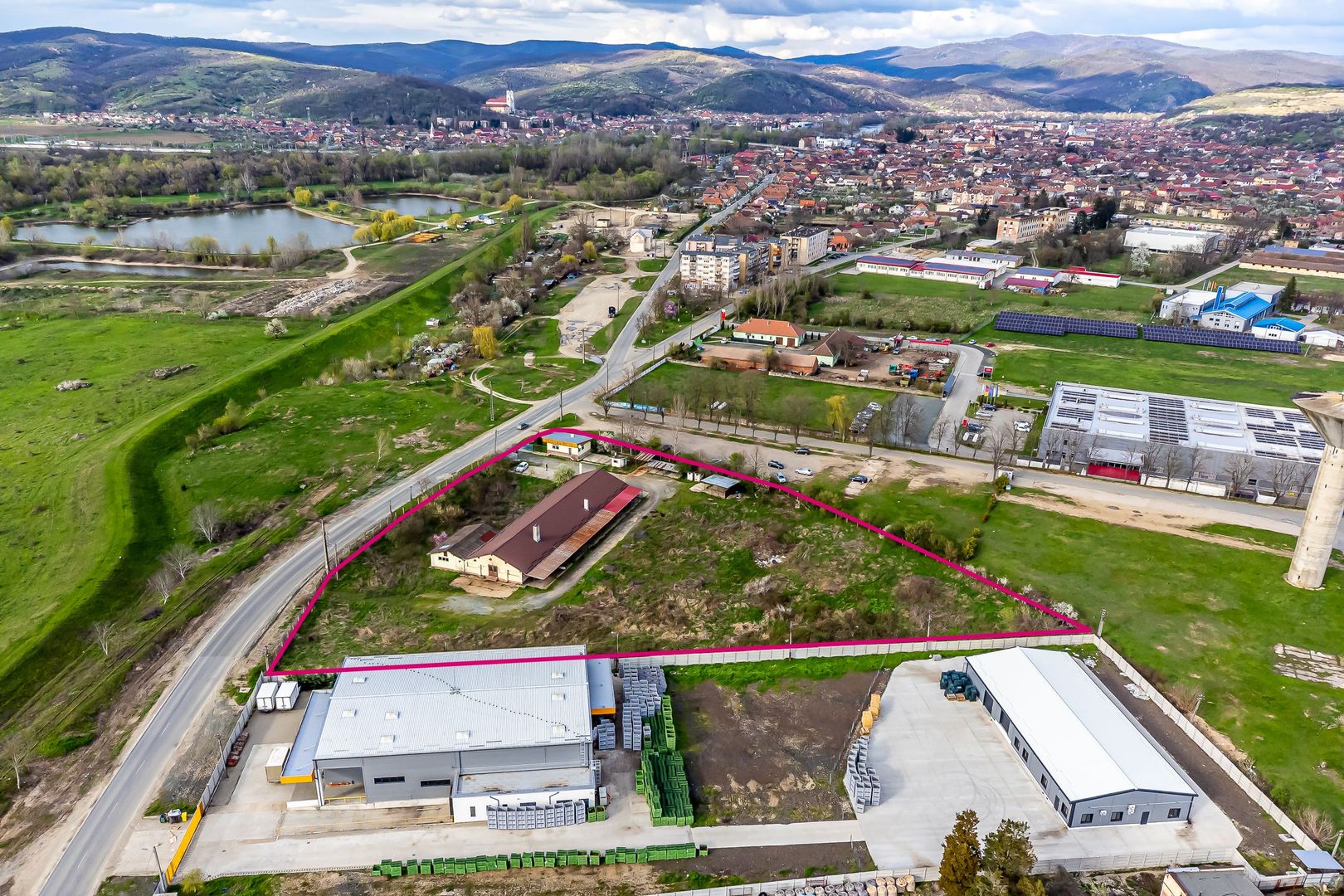 Hala industrială cu teren 10.495 mp – potențial supermarket, Lipova - Poză 1