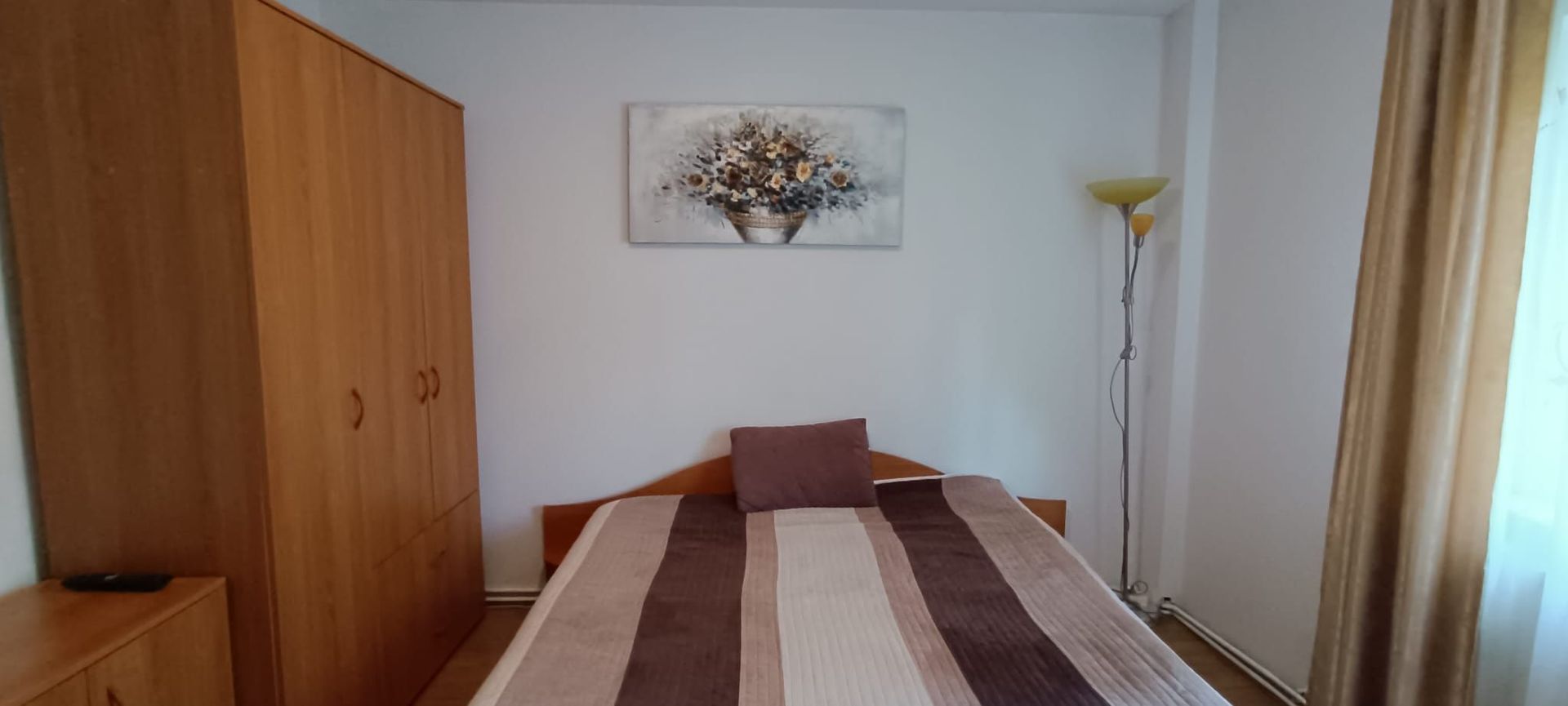 Apartament cu 4 camere in Tractoru-Independentei - Poză 4