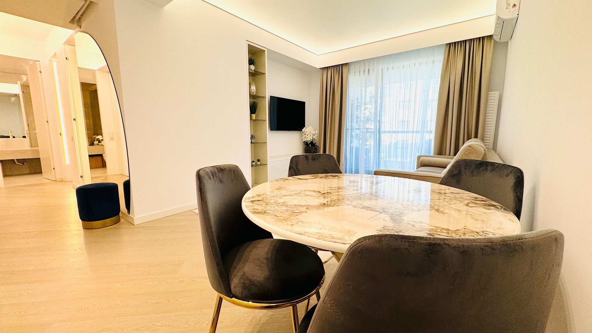 INCHIRIERE DOUA CAMERE MODELUL MARE ZONA PIPERA CORTINA NORTH - Poză 2