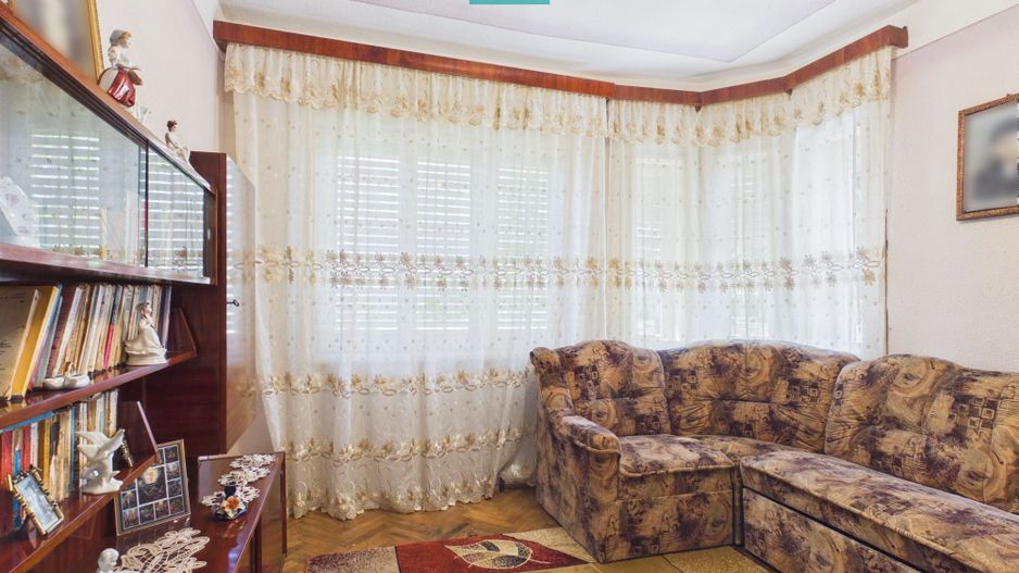 Casă/vilă cu 10 camere – Ineu, centru - Poză 10