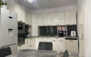 Casa 4 Camere 2 Bai Balcon si Terasa 21mp, mobilata si utilata - Poză 5