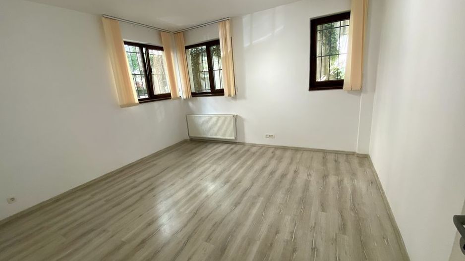 De închiriat: apartament 2 camere - nemobilat - Gorjului - ideal birou - Poză 1
