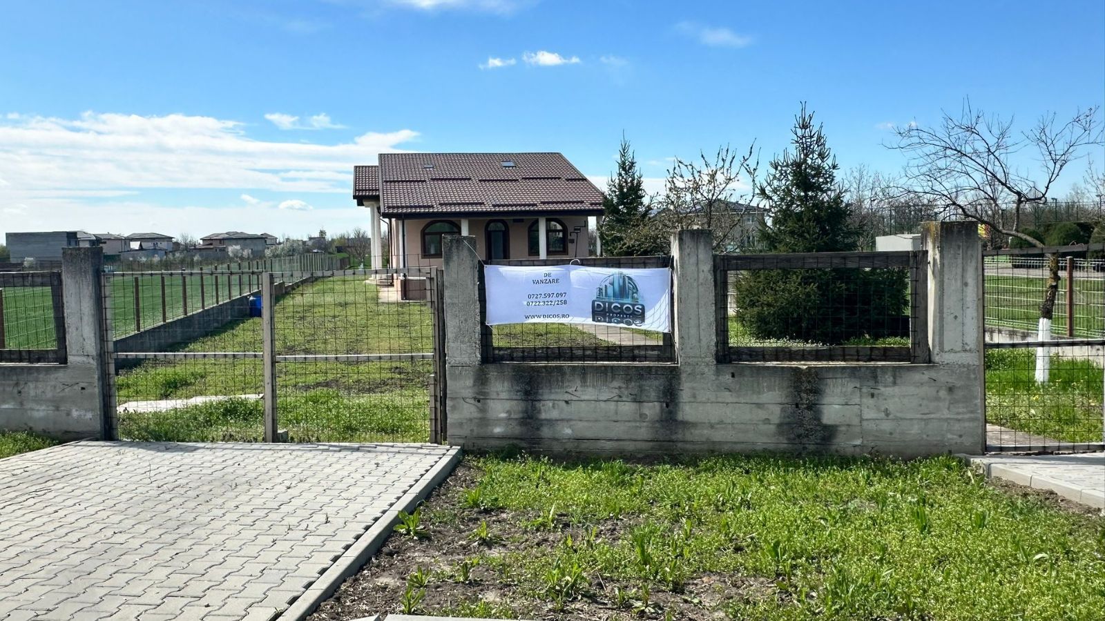 Vilă de vânzare 1500 mp teren - Poză 1