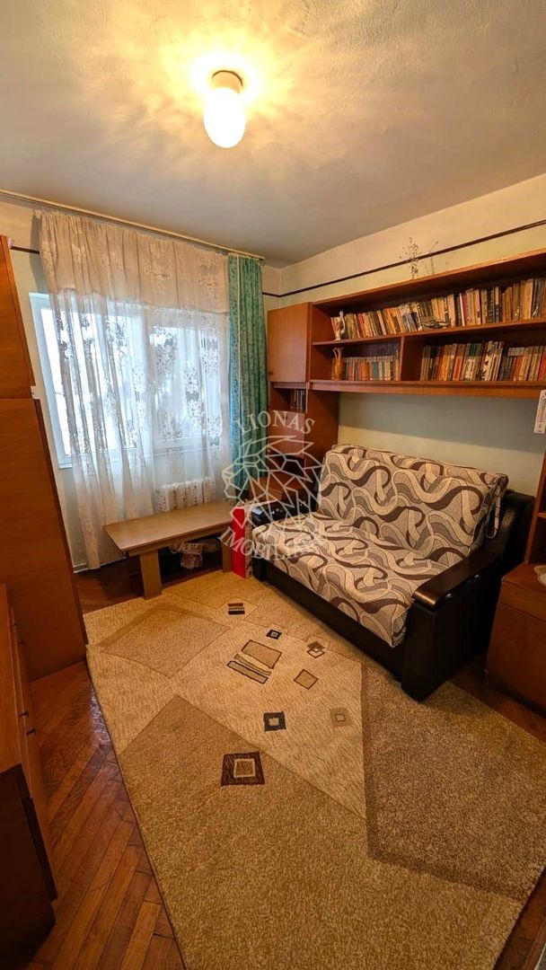Apartament decomandat 4 camere 90 mp-balcon-Zona Centrala - Poză 1