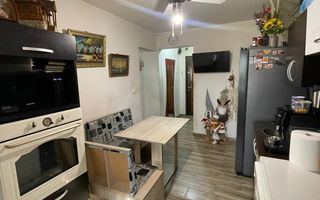 Apartament cu 3 camere de vanzare, zona Cetate - Poză 4