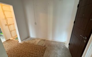 Decomandat. Model spatios. Disponibil imediat. Etaj intermediar. - Poză 10