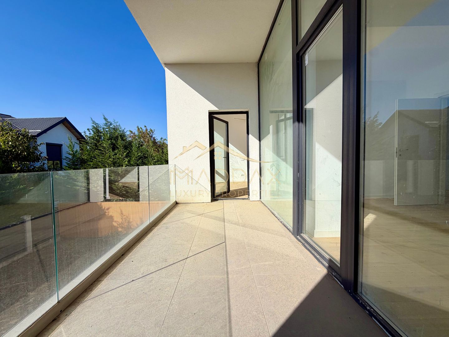 Vila Mediteraneana P+1E // 5 camere / 136 mp utili /garaj / Tunari - Poză 47